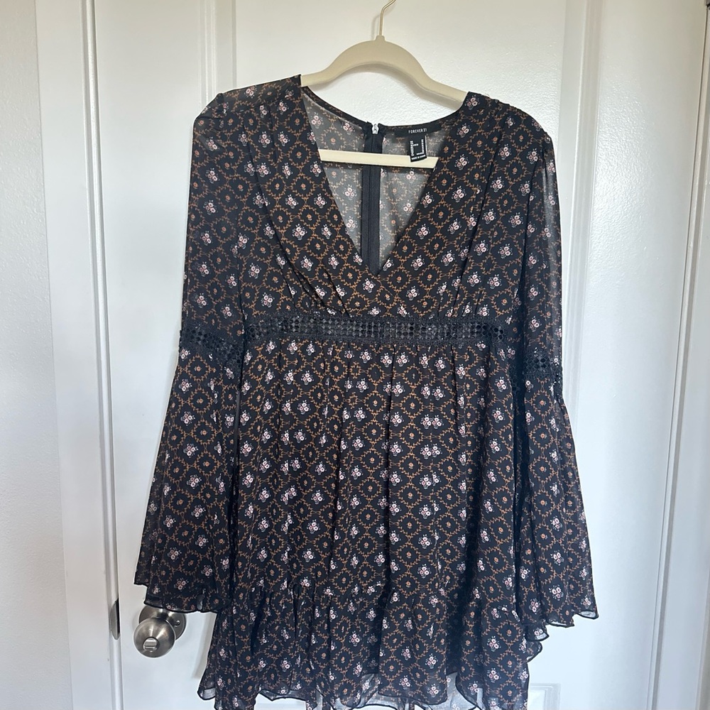 Forever 21 Boho Bell Sleeve Mini Dress – Women’s Size Medium